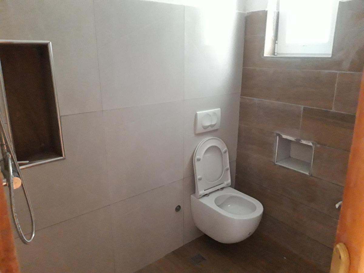 Villa Bujtinat Skenderi Gjinar 2 Exterior foto