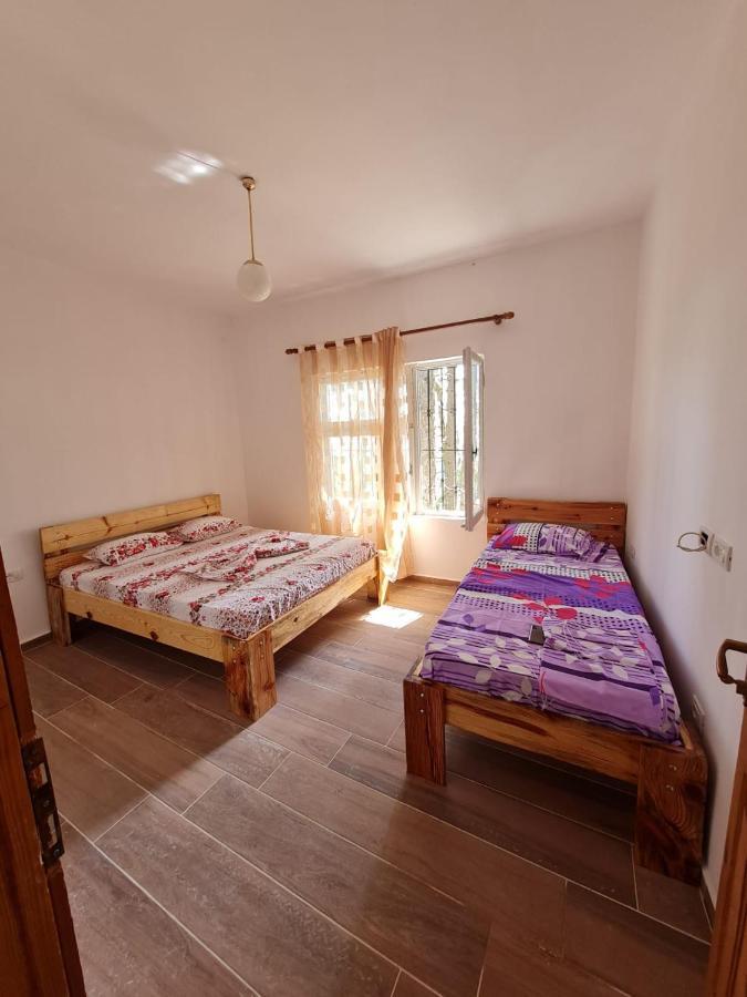 Villa Bujtinat Skenderi Gjinar 2 Exterior foto