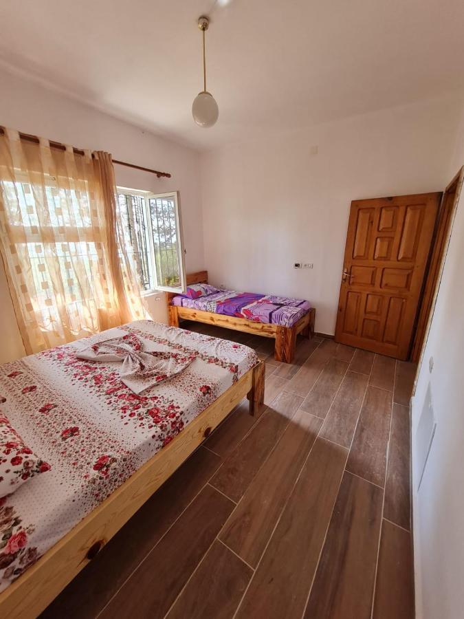 Villa Bujtinat Skenderi Gjinar 2 Exterior foto